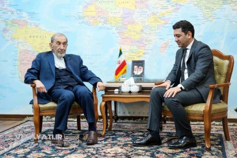 Посол Армении представил советнику Верховного лидера Ирана последние развития в мирном процессе между Ереваном и Баку