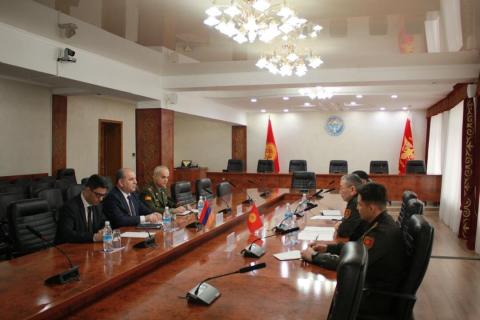 سفیر ارمنستان در بیشکک وابسته نظامی این کشور را معرفی کرد