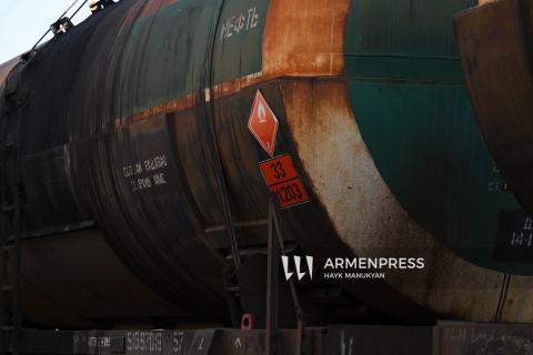 واردات فرآورده‌های نفتی آذربایجان به ارمنستان به کاهش قیمت سوخت کمک خواهد کرد: توضیح شرکت مجری معامله