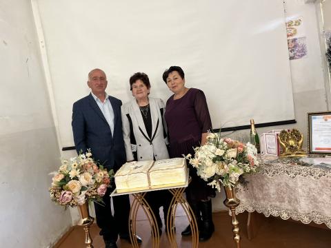 Արեգունու միջնակարգ դպրոցում մեծարել են վաստակաշատ մանկավարժ Լարիսա Մինասյանին