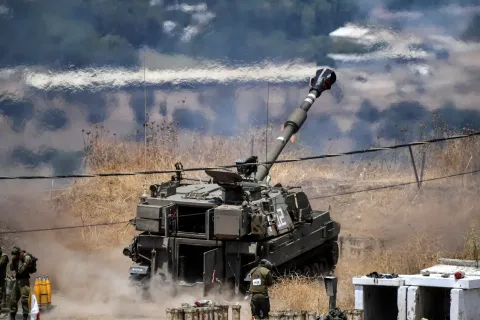 Израильские силы наносят удары по южным районам Ливана