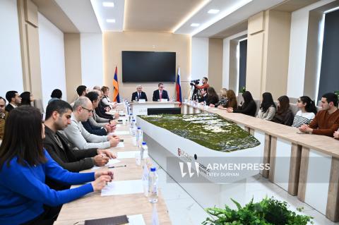 ՃՇՀԱՀ-ը համալրվեց 80 մասնագիտական գրքով. համալսարանն ակտիվացնում է գիտակրթական համագործակցությունը ռուսական բուհերի հետ