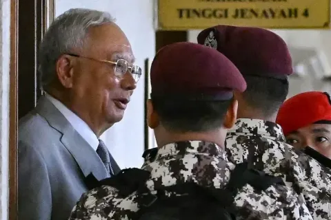 Մալայզիայի նախկին վարչապետը մեղավոր է ճանաչվել իշխանության չարաշահման և փողերի լվացման համար