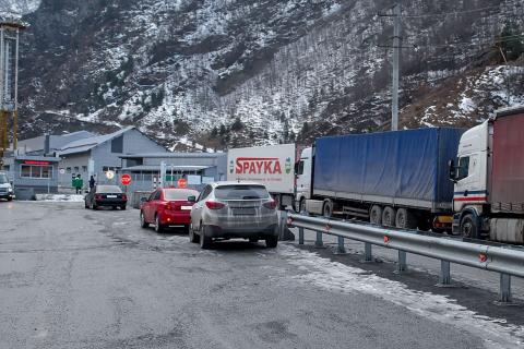 Լարսը բացվել է բոլոր տեսակի ավտոտրանսպորտային միջոցների համար