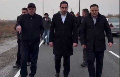 ՏԿԵ նախարարը տեղում հետևել է Նորապատ-Արգավանդ-Վարդանաշեն ավտոճանապարհի մի հատվածի հիմնանորոգման աշխատանքներին