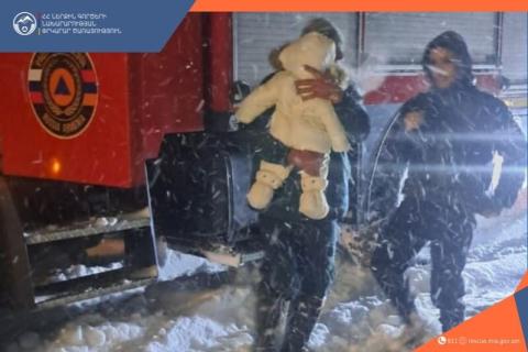 Փրկարարներն արգելափակումից դուրս են բերել տրանսպորտային միջոցները