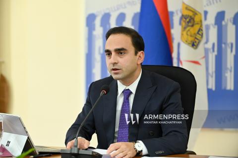 Пресс-конференция мэра Еревана Тиграна Авиняна