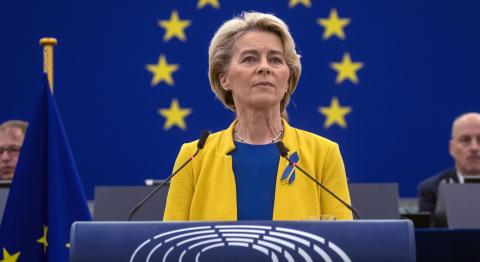 Урсула фон дер Ляйен выразила готовность продолжать поддерживать мирный процесс в Украине