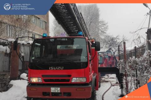 Пожарные потушили пожар в квартире на улице Молдовакан