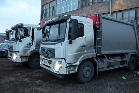 Արթիկ համայնքի տեխնիկայի պարկը համալրվել է 2 նոր աղբատար մեքենաներով