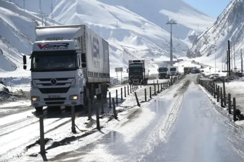 ლარსი დაკეტილია სატვირთო ავტომობილებისთვის
