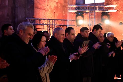 رئيس الوزراء نيكول باشينيان يحضر المهرجان الثالث للموسيقى الروحية المُقام بمناسبة عيد الميلاد المجيد في بلدة أروش بمقاطعة أراكاتسوتن