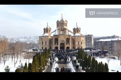 Паломничество в Ереване: принимает участие премьер-министр Пашинян