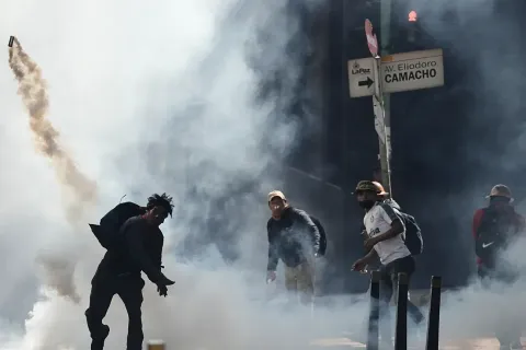 Բոլիվիայում վառելիքի սուբսիդիաների կրճատման պատճառով մայրաքաղաք Լա Պասում տեղի են ունեցել բողոքի ցույցեր