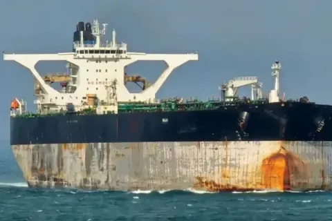 США объявили о захвате связанного с Венесуэлой танкера Marinera, шедшего под российским флагом