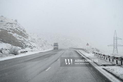 Հայաստանի ավտոճանապարհներին տեղ-տեղ առկա է մերկասառույց