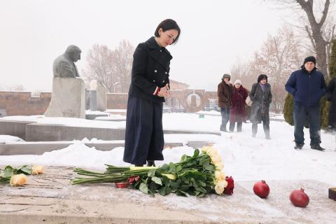 Ministra de Educación, Ciencia, Cultura y Deportes de Armenia rindió homenaje a Serguéi Parajanov
