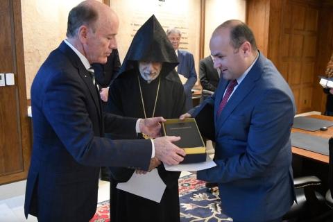 Դեսպան Մկրտչյանը մասնակցել է ՀՀ վարչապետի կողմից Վաշինգտոնի Աստվածաշնչի թանգարանին նվիրաբերված Աստվածաշնչի հանձնման արարողությանը