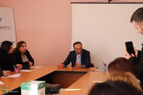 Արսեն Թորոսյանն Արարատի մարզում այցելել է Միասնական սոցիալական ծառայության տարածքային կենտրոններ