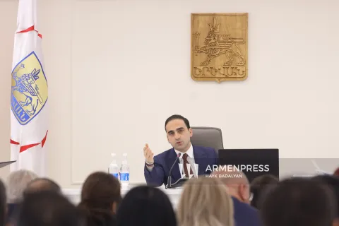 Административное совещание мэрии Еревана