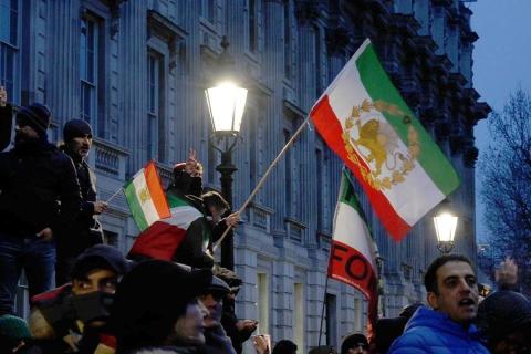 Тегеран выразил протест британскому послу после штурма иранского посольства в Лондоне