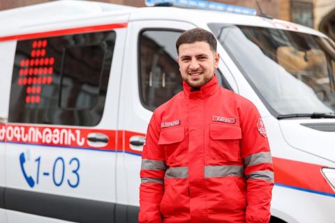 Avinyan: “Aumentará la financiación estatal para el servicio médico de emergencia de Ereván”