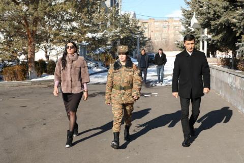 ՀՀ ՄԻՊ-ն այցելել է ՊՆ զորամասի կանանց գումարտակ