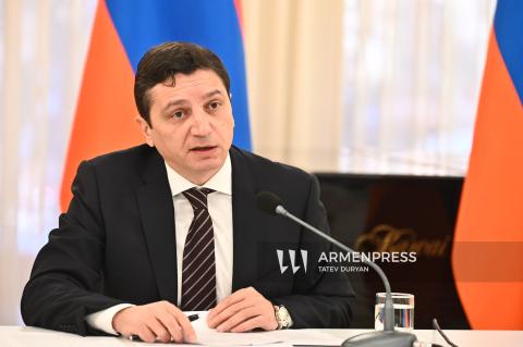 Ներդրվել է հավելավճարի պիլոտային համակարգ. Վահե Հովհաննիսյանը՝ նախարարներին տրված պարգևավճարի մասին