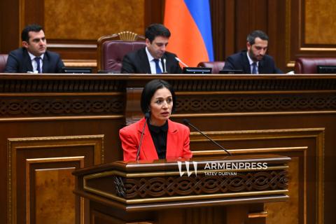 Շուրջ 300 հազար աշակերտի ծնող կարող է որպես սոցիալական ծախս հետ ստանալ 3000 դրամ դասագրքերի համար վճարի գծով