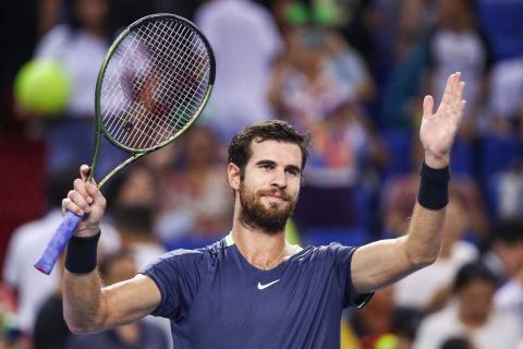 لاعب التنس الأرمني الذي يمثّل روسيا كارن خاشانوف يتأهل إلى الدور الثالث من بطولة أستراليا المفتوحة للتنس