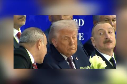 Lors de la séance du Conseil de la paix, le Premier ministre arménien Nikol Pashinyan et le président des États-Unis, Donald Trump, ont eu un bref échange