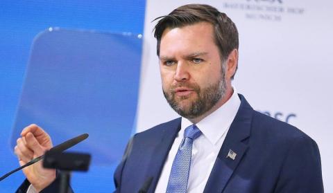 США сосредоточили на Ближнем Востоке значительные силы: Вэнс