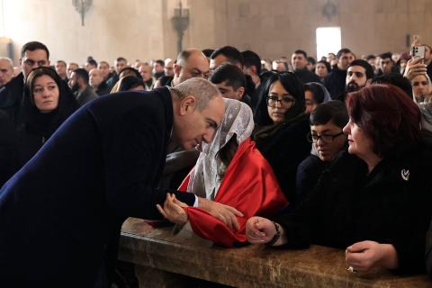 رئيس الوزراء نيكول باشينيان يشارك في قدّاس بكنيسة والدة الإله المقدسة في تالين