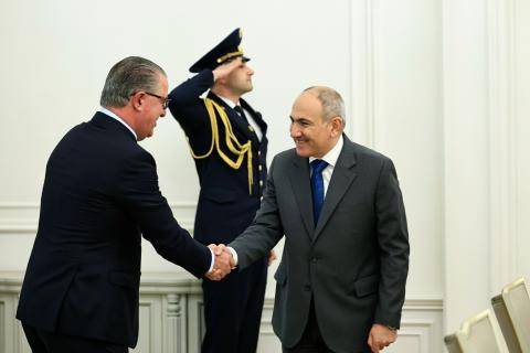 Le Premier ministre a reçu le président du Comité central du Parti social-démocrate Hentchakian