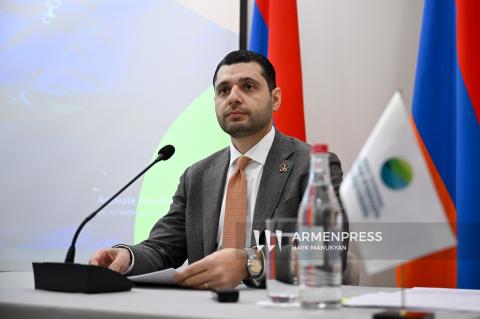 Çevre Bakanı Hambardzum Matevosyan'ın basın toplantısı