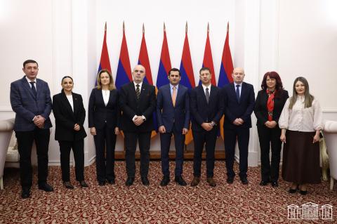 Vicepresidente de la Asamblea Nacional de Armenia recibió a delegación de Bulgaria