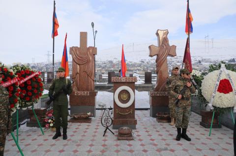 «پسران ما با گران‌ترین فداکاری، صلح را برای ارمنستان آوردند»: ادای احترام به جان‌باختگان در شیراک