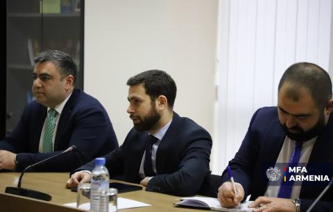 Vicecanciller de Armenia recibió a una delegación de la Cámara de Representantes de Estados Unidos