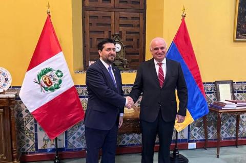 Embajador de Armenia en Argentina y vicecanciller de Perú discutieron sobre la cooperación bilateral