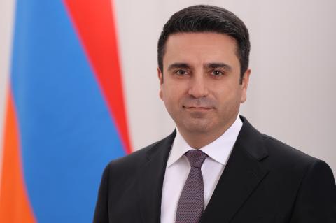 Alen Simonyan: “El Ejército armenio es un pilar fundamental para la paz, el fortalecimiento del Estado y el desarrollo de la sociedad”