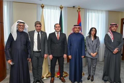 首届亚美尼亚-科威特商业论坛成功举办