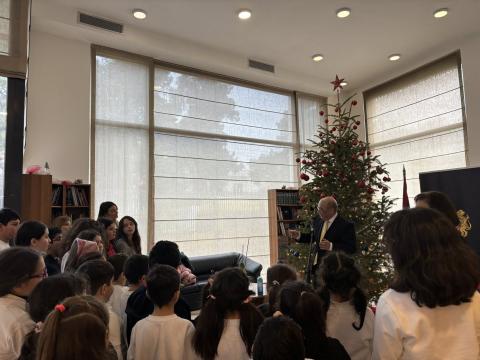 Embajador de Armenia en Grecia recibió a estudiantes y maestros del Instituto Educativo Kalpakyan en Artak