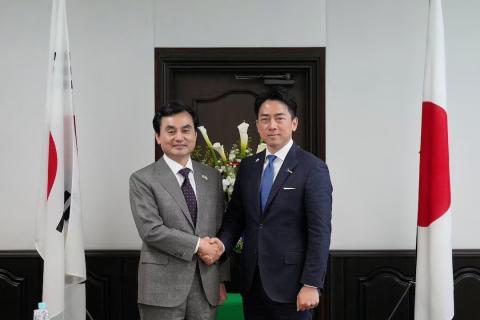 Les ministres de la Défense de la Corée du Sud et du Japon sont convenus d’élargir leur coopération