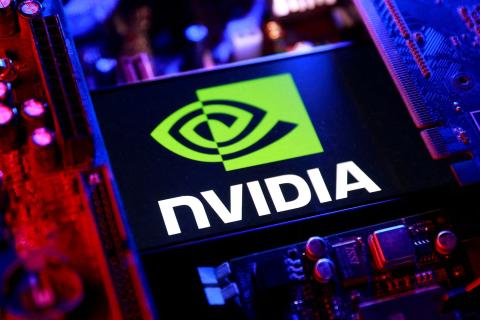Китай подтвердил покупку чипов Nvidia H200 компанией DeepSeek: Reuters