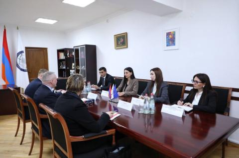 Защитник прав человека Армении приняла комиссара Совета Европы по правам человека
