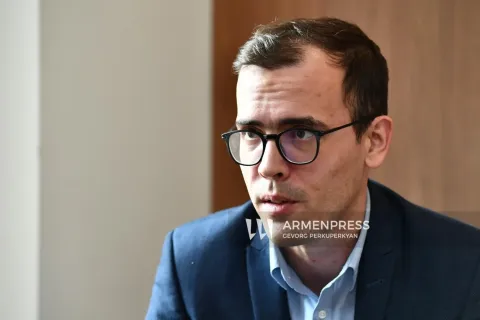 Эксперт из Венгрии считает символическим жестом предоставление Армении помощи в размере €20 миллионов от Фонда мира ЕС