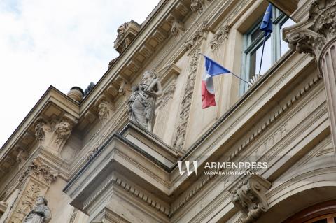 В ближайшие дни возможны перестановки в кабинете министров Франции