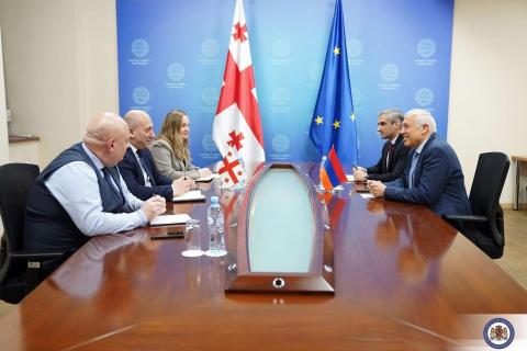Ашот Смбатян и Александр Хвтисиашвили обсудили вопросы армяно-грузинского сотрудничества