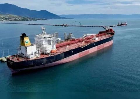 Эстония задержала грузовое судно с российскими моряками