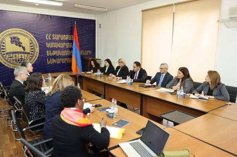 Ermenistan Bölgesel Yönetim ve Altyapı Bakanı Avrupa Yatırım Bankası heyetini kabul etti